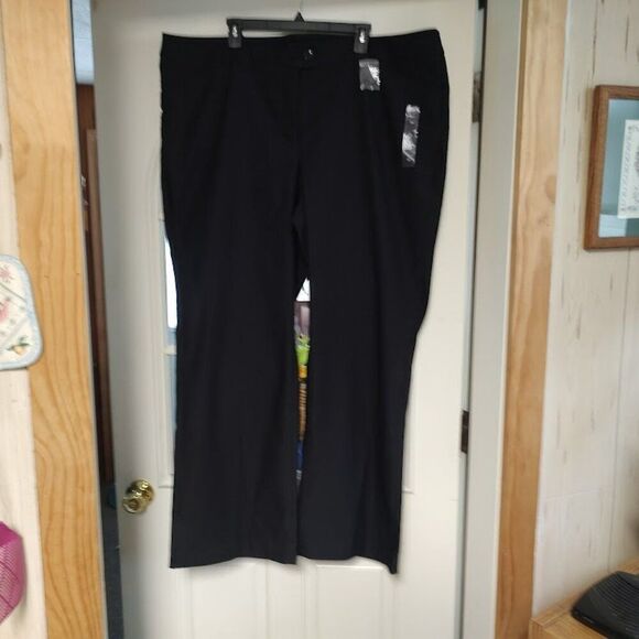 New Lane Bryant Black The 4 Season Mid Rise Boot Cut Pants Size Women's 26 Plus - Picture 1 of 3